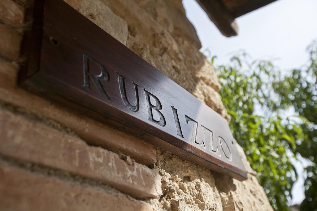 Agriturismo Il Torrione Lecchi ภายนอก รูปภาพ